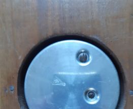 Baromètre ancien sur bois. 