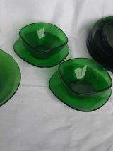 Set d assiettes / tasses a cafe / coupelles vereco arcopal v