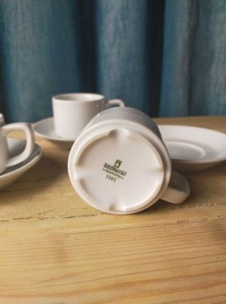 3 sets de tasses à café et soucoupes en porcelaine de Schonw