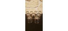 9 verres à liqueur transparents liséré doré