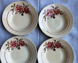 12 assiettes creuses Badonviller/Strasbourg 4 légèr défaults