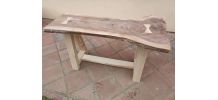 Banc en bois brut plateau de noyer a finir de vernis 
