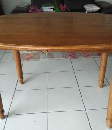 Table de séjour ovale