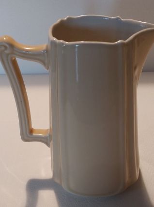 Pichet beige art nouveau 19 siècle