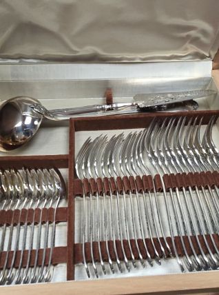Ménagère métal argenter 139 pieces