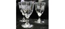 Ensemble de 3 Verres à Liqueur en Cristal gravés sur pied 