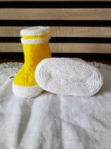 Chaussons bottes de pluie JAUNE VIF laine layette , 3 à 6 ms