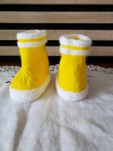 Chaussons bottes de pluie JAUNE VIF laine layette , 3 à 6 ms