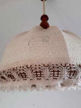 Suspension vintage crochet et bois 1970 