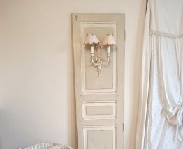 Porte ancienne patinée shabby applique 2 abat jours 