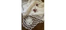 Chemin de table coton métis blanc début XXe.