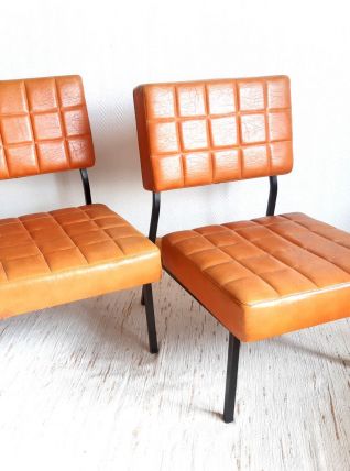 Paire de chauffeuses en skaï fauve vintage 1960