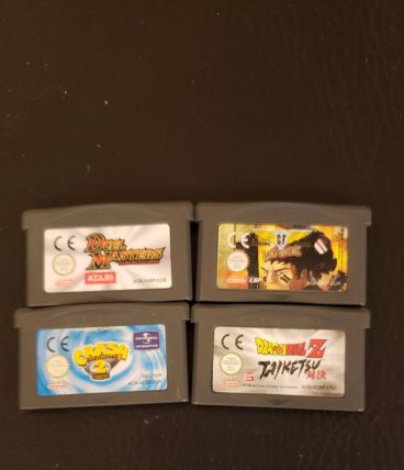 4 cartes jeu Game boy Advance