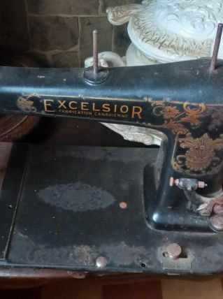 Machine à coudre Vintage non fonctionnelle