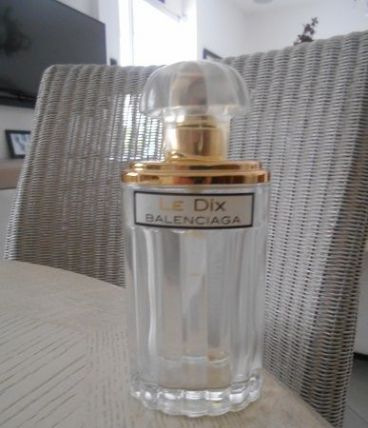 flacon vide parfum  " Le  dix  de BALENCIAGA "