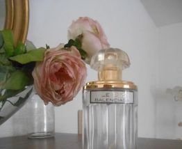 flacon vide parfum  " Le  dix  de BALENCIAGA "
