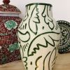 Vase terre cuite Maroc motif végétal