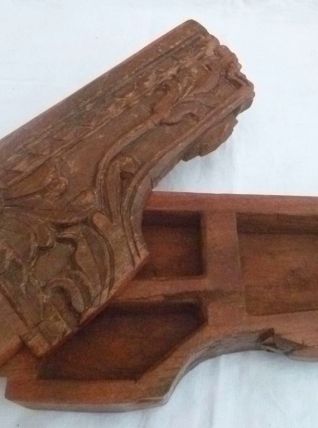 coffret en bois artisanal avec compartiments
