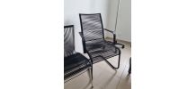 3 fauteuils et 1 chaise en fil plastique 