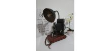 Appareil photo vintage recyclé en lampe à poser déco