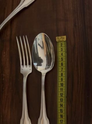 Ensemble de 8 Cuillères et 8 Fourchettes en Métal Argenté - 