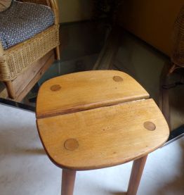 Attribué à Pierre Gautier Delaye. tabouret bois, France, cir