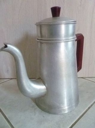 Cafetière  en alu , vintage