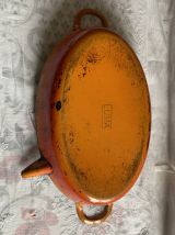 Plat à rôtir en tôle émaillée  avec bec versoir pour le jus