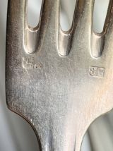Lot de 8  fourchettes en metal argenté avec poinçons 