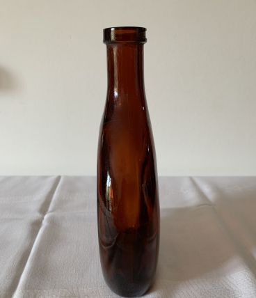 Belle bouteille pichet verre ambré 