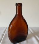 Belle bouteille pichet verre ambré 