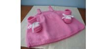 Robe et chaussons assortis bébé 3/ mois tricotés main