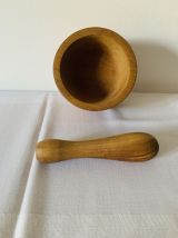 Mortier et pilon en bois 