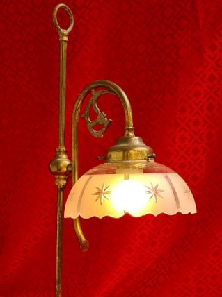grande lampe 1900 laiton et abat jour verre  taillé  et opaq