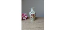 Vintage petit vase en porcelaine Zsolnay décor à fleurs et p