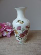 Vintage petit vase en porcelaine Zsolnay décor à fleurs et p
