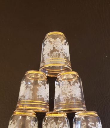6 petits verres gravés lisérés dorés années 50