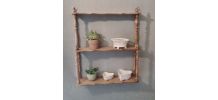 Petite étagère murale en bois tourné 