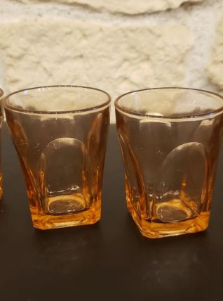 Lot de 4 verres roses vintage base carrée
