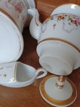 TISANIERE A DECOR FLORAL POLYCHROME PORCELAINE DE  PARIS