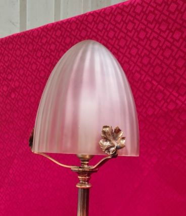 tres grande lampe laiton et bronze  1920  et jolie dome en v