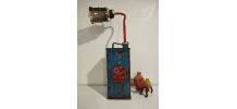 Ancien bidon de carburant vintage recyclé en lampe à poser 