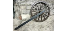Roue calèche charrette en bois avec support métal, ancien