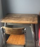 Bureau et chaise industriel 
