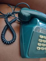 Ancien téléphone bleu vintage à touches Socotel