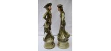Une paire de statuette en barbotine (XXème)