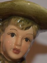 Une paire de statuette en barbotine (XXème)
