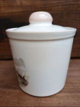 Un pot couvert ou poubelle de table H Pacteau - C Boutain 