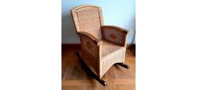 Rocking chair en rotin vintage 1970 