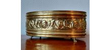 Jardinière en cuivre à pieds griffes XIXème siècle